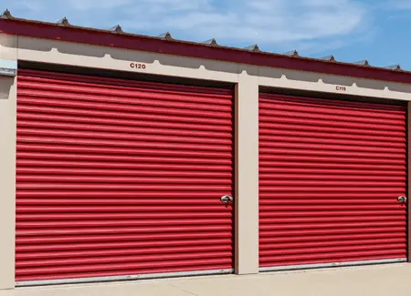 Best locks for storage units (2023) 3 The disc lock on drive up storage doors