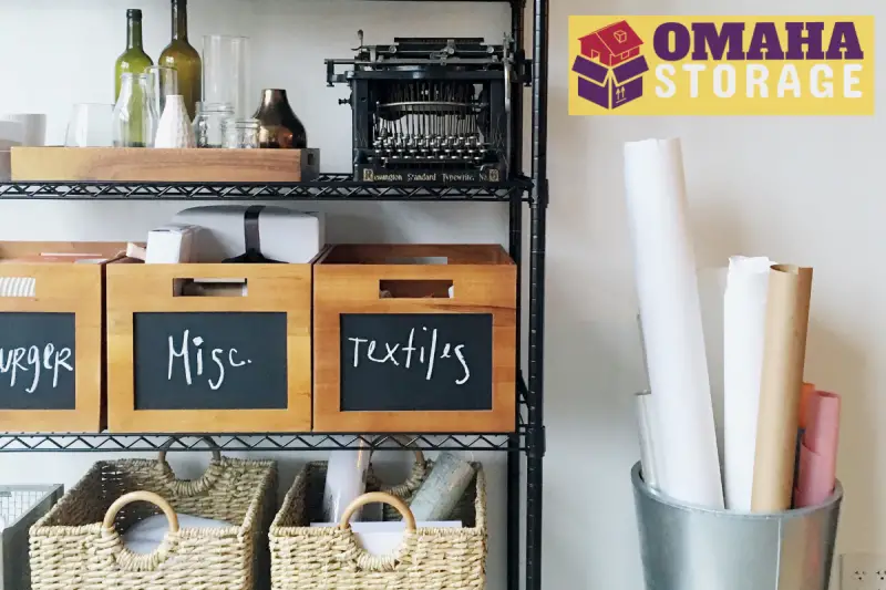 Seasonal self storage: how to maximize space (2023) 3 You can use more space by having shelves, racks and containers.